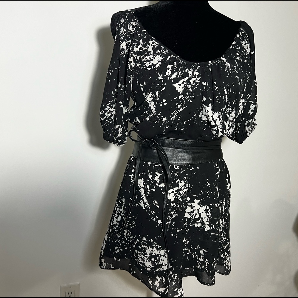Parker dress, Small (white/black)